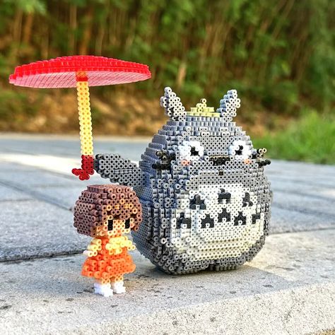 3d Fuse Beads Ideas, 3d Hama Beads Patterns, 3d Fuse Beads, Diy Pixel Art, Fuse Beads Ideas, Totoro Pattern, Hama Beads 3d, Voxel Art, Epic Mickey