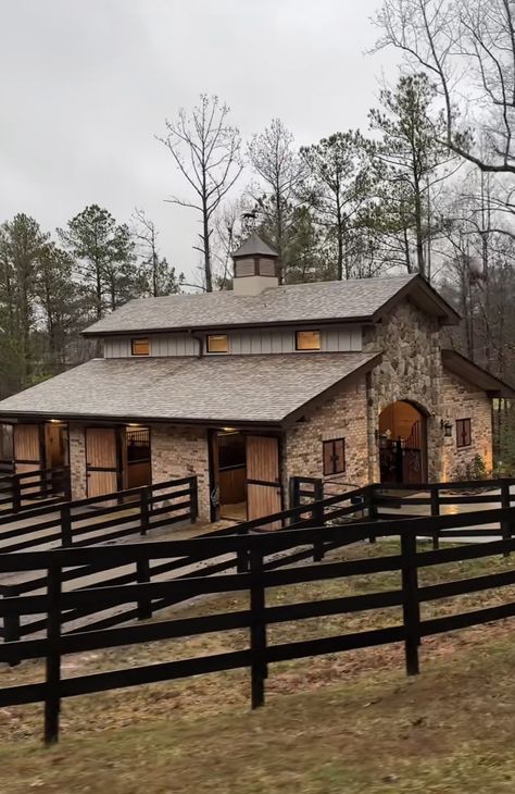 Manifestation House, Simple Horse Barns, Minecraft Barn, Ranch Gates, Silo House, Horse Barn Designs, Horse Shelter, Storybook Homes, Barn House Design