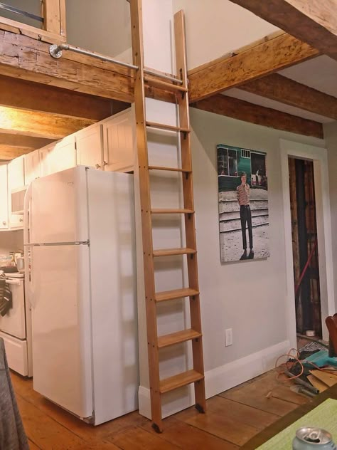 Ladder Mezzanine, Diy Loft Ladder, Stairs Bookshelves, Loft Ladder Ideas, Ladder Ideas, Pipe Railing, Attic Ladder, Tiny House Stairs, Library Ladder