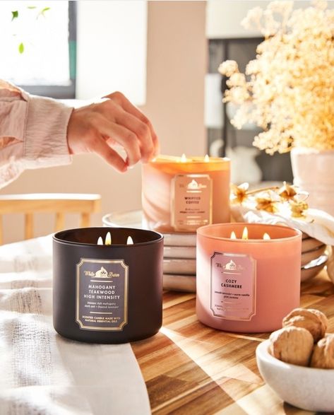 Candle Bathroom, Bath And Body Works Candles, Bath Body Works Candles, Bath Candles, Lavender Scent, Natural Essential Oils, Smell Good, Bath Body Works, The Sweet