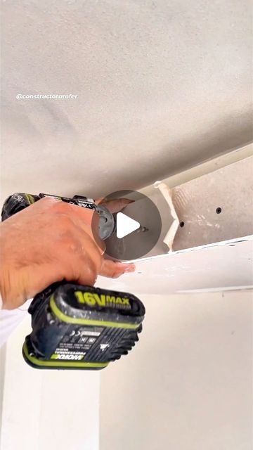 Constructora Rofer on Instagram: "Drywall Tip👷‍♂️🤙#enseco #drywall #knauf #hacks #tips #pladur" Knauf Design, Drywall Finishing, Drywall Repair, Wood Building, Drywall Screws, House Hacks, Basement Bar, Cupboard Doors, Drywall