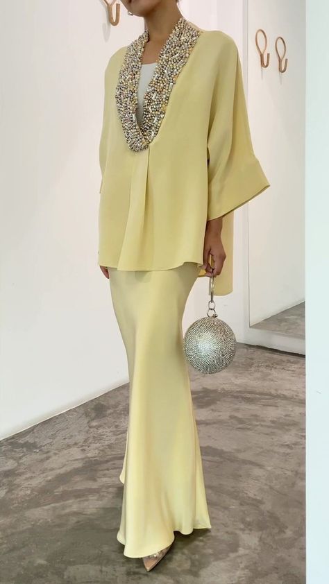 2025 Fashion Trends Dress, Modest Party Wear, Evening Dress Sewing Patterns, Eid Fashion, Arab Dress, Kaftan Designs, Chic Dress Classy, Draping Fashion, Maxi Outfits