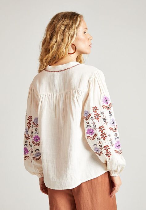 Women's Neutrals Dina Embroidered Blouse - White, Extra Large by Raffya Wedding Guest Dress Midi, Embroidery Clothes, Contemporary Clothes, Kimono Blouse, Head Style, Ladies Blouse Designs, Balloon Sleeve Top, Ladies Blouse, Shirt Blouses Women's