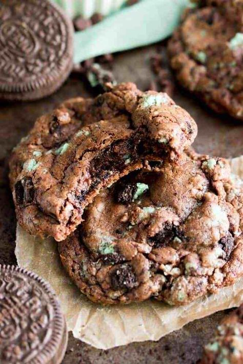 Mint Oreo Cookies, Sugar Spun Run, Mint Desserts, Mint Chocolate Ice Cream, Mint Cake, Mint Oreo, Crazy Cookies, Mint Recipes, Double Chocolate Chip Cookies