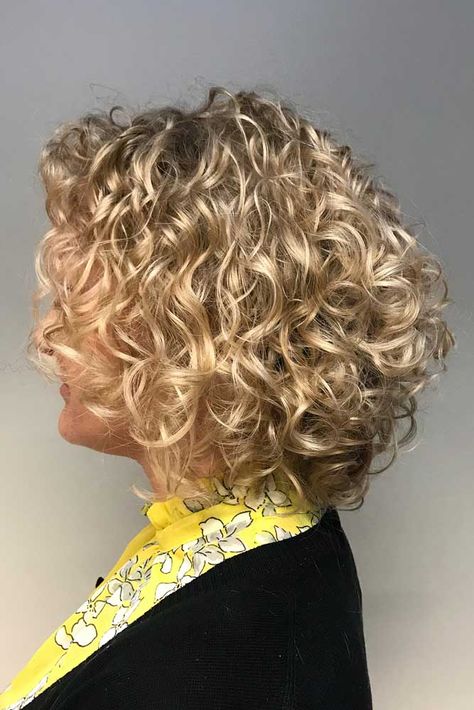 Messy Shoulder Length Curly Hair  #curlybob #haircuts #bobhaircuts #curlyhairstyles #longbob Blonde Balayage Bob, Hair Perm, Balayage Bob, Fine Curly Hair, Bob Haircut Curly, Inspiring Pictures, Blonde Curly Hair, Personal Grooming, Hair Affair