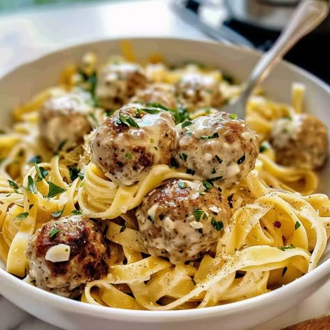 Alfredo Meatballs Recipe - Meatballs Alfredo, Alfredo Meatballs, Fettuccine Alfredo Sauce, Fish Pie Recipe, Strawberry Angel Food Cake, Heart Healthy Meals, Alfredo Recipes, Vegetable Bread, Tender Meatballs