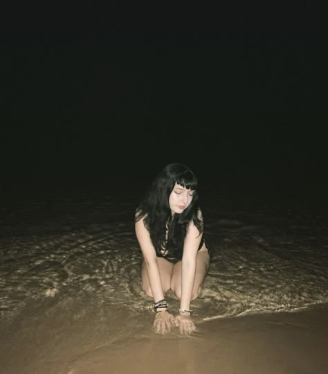 Black Hair Goth, Goth Vacation, Goth Girl Summer, Tumblr Aesthetic Grunge, Goth Photoshoot, Beach Goth, Swimsuit Aesthetic, Dark Beach, Grunge Summer