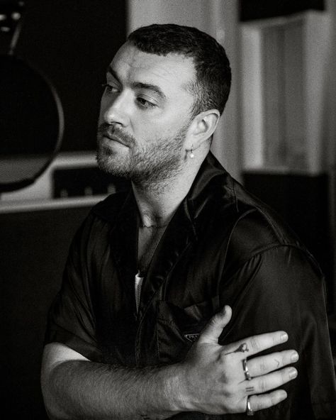 @samsmithnewyork’s Instagram profile post: “Only 10 more sleeps remain until the album Love Goes drops and the livestream concert from the legendary Abbey road studios premiere! For…” Sam Smith Aesthetic, Sam Smith Lyrics, Diamonds Lyrics, Smith Aesthetic, Sam Smith Instagram, Abbey Road Studio, Rap God, Sam Smith, Abbey Road