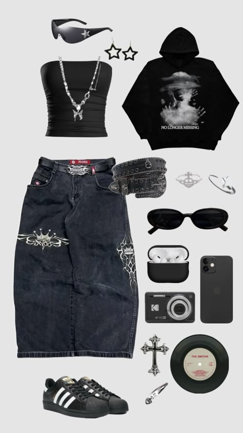 #outfitinspo #y2k #streetwear #style #emo #butterjeans #jeans #sunglasses #blackandwhiteaesthetic #cleangirl #denim #foryoupage #xoaudz Cute Emo Outfits, Street Style Outfits Casual, Trashy Outfits, Outfit Inspo Casual, Matching Couple Outfits, Swaggy Outfits, Streetwear Style, Couple Outfits, Cute Everyday Outfits