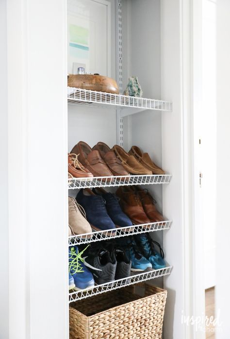 DIY Custom Shoe Storage - How to organize your shoes in an unused space. Diy Shoe Organization, Custom Shoe Storage, Shoe Organization Ideas, Diy Shoe Rack Ideas, Industrial Shoe Rack, Shoe Storage Ideas For Small Spaces, Diy Clothes Storage, Shoe Organization Diy, Shoe Rack Ideas