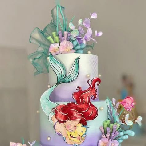 Bolo Ariel, Little Mermaid Birthday Cake, Disney Sweets, Disney Themed Cakes, Ariel Cake, Surprise Birthday Decorations, Snow White Birthday Party, Little Mermaid Cakes, Mermaid Birthday Cakes