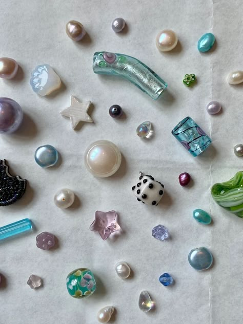 Glass Beads Aesthetic, Glass Bead Making, Minerals Aesthetic, Bead Photography, Bead Aesthetic, Beads Aesthetic, Jewellery Branding, Glass Beads Diy, Bead Soup