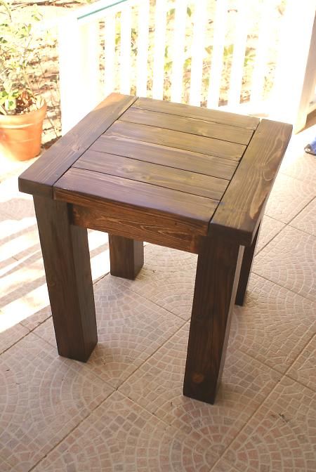 great woodworking plans and tips at this link:http: //a9627bsj1euf3x8jmyzht5rde6.hop.clickbank.net/?tid=WOODWORKING Diy Side Table, Wood Crafting Tools, Diy End Tables, Things To Build, Wood Working Projects, Woodworking Table, Popular Mechanics, Diy Holz, Wood Plans