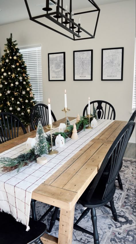 Ideas Decoracion Navidad, Tafel Decor, Christmas Apartment, Christmas Dining Table, Cozy Christmas Decor, Neutral Christmas Decor, Simple Christmas Decor, Christmas Decor Inspiration, Christmas Themes Decorations