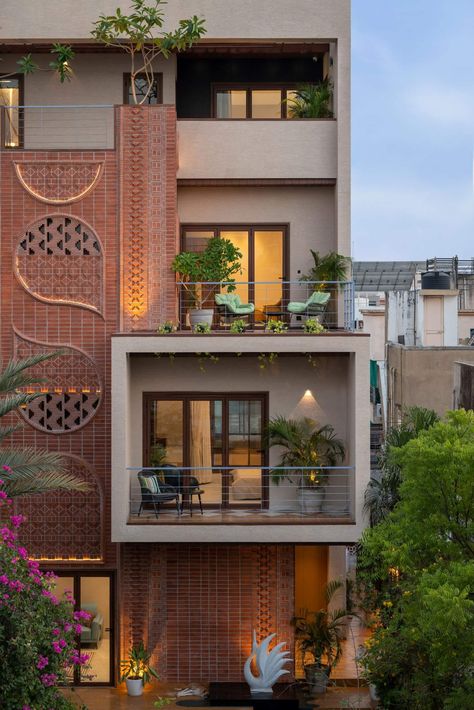 Brick Nest House in Vadodara, India by M|Houses Porotherm Brick House Elevation, Plant House Exterior, Bunglow Elevation Modern India, Front Design Of House In India, Brick Elevation Design, Chettinad House Exterior, Brick Cladding Exterior House, Home Outer Design, Exposed Brick House