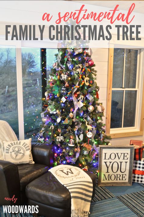 The best part of the holidays is spending it with the ones you love, in a home you love. Create a family Christmas tree with reminders of family memories. #AmazonHandmade #IC #ad Delicious Halloween Desserts, Family Christmas Tree, Family Ornaments, Memory Tree, Happy Birthday Jesus, Simple Christmas Tree, Country Crafts, Ideas Family, Family Ornament