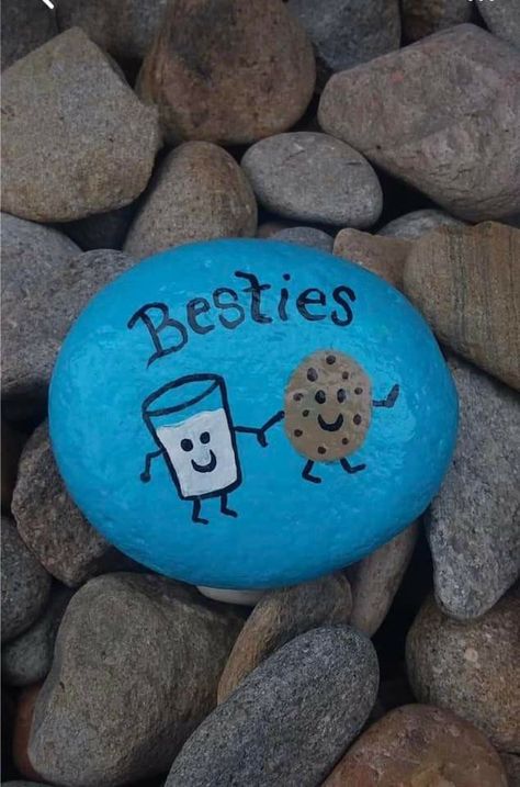 Rock Painting Ideas Best Friends, Cute Paintings To Do With Friends, Cute Rock Drawing, Painting Ideas For Rocks, Best Friend Rock Painting Ideas, Painting Ideas Rocks, Bff Diys To Do Together, Painting Rocks Aesthetic, Rock Art Aesthetic