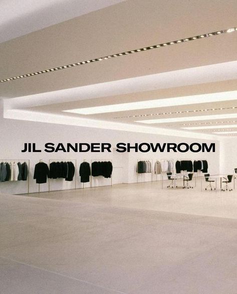 ARCHIVED on Instagram: "Jil Sander Showroom in Milan, Italy Located on the main piazza in front of the landmark Castello Sforzesco, the Jil Sander worldwide showroom and fashion atelier occupies the 5th floor of a restructured 19th-century palazzo and theater. The Milan headquarters houses design production facilities, offices, showroom and sales spaces, as well as a large flexible theater space for the collection and press show events." Fashion Showroom Interior Design, Jill Sander, Fashion Atelier, Fashion Showroom, Clothing Store Interior, Fashion Career, Houses Design, Fashion Displays, Modern Store