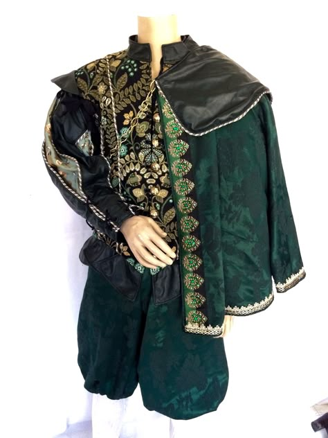 GREEN EMBROIDERED SILK ELONGATED SLEEVE & SHAKESPEARE, men costume Green Royal Clothes Men, Green Medieval Outfit Male, Green And Gold Fantasy Outfit Male, Green Royal Outfits Male, Enchanted Forest Male Outfit, Bard Costume Men, Green Prince Outfit, Green Clothes Men, Shakespeare Outfits