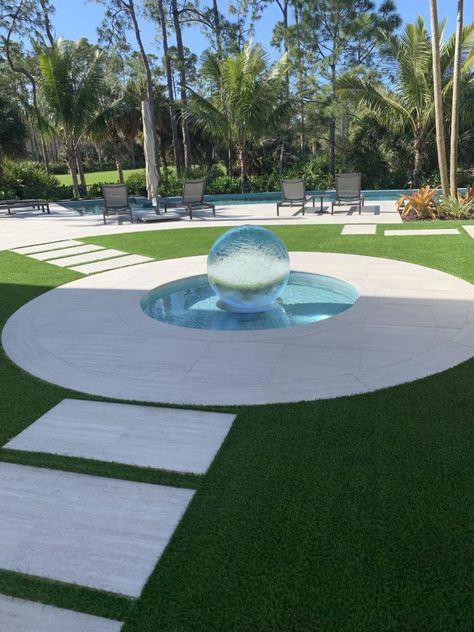 Fountain Pool, Modern Fountain Front Yard, Fountain Modern, Fountain Design Modern, Fountain Front Yard, Modern Fountains Outdoor, Modern Water Fountain, Luxury Water Fountain, Outdoor Fountain Ideas