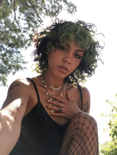 Dyed Curly Hair Green, Dyed Underneath Hair Curly, Dark Green Tips Hair, Emerald Green Curly Hair, Green And Black Curly Hair, Green Hair Dye Ideas Short Hair, Short Jellyfish Hair Curly, Dark Green Hair Curly, Green Curly Hair Natural Curls