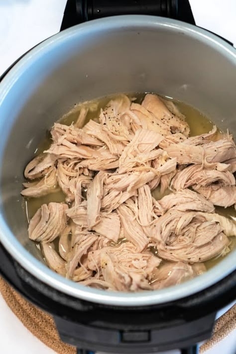 Pressure Cooker Chicken Breast Recipes, Shredded Buffalo Chicken Recipes, Pressure Cook Chicken Breast, Pressure Cooker Chicken Breast, Pressure Cooking Chicken, Sauteed Chicken Breast, Smoked Chicken Breast, Easy Shredded Chicken, Shredded Bbq Chicken