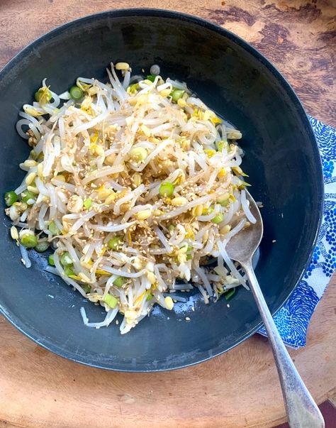 Delicious Korean Rice Bowls: Mung Bean Sprout Salad Recipe – The Back Yard Lemon Tree Banchan Recipe, Korean Rice Bowl, Sprout Recipe, Bean Sprout Recipes, Bean Sprout Salad, Asian Sides, Ragu Recipe, Beans Recipes, Bean Sprout