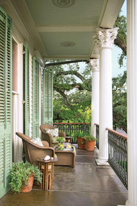 Southern Front Porches, Julia Reed, New Orleans Mansion, France Architecture, Outdoor Dining Room, New Orleans Homes, Garden District, Ice Tea, Southern Home