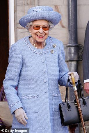 Elizabeth First, King George Iv, The Queen Elizabeth Ii, Body Guard, Hm The Queen, Elisabeth Ii, Queen Pictures, Royal Queen, Duke Of Edinburgh