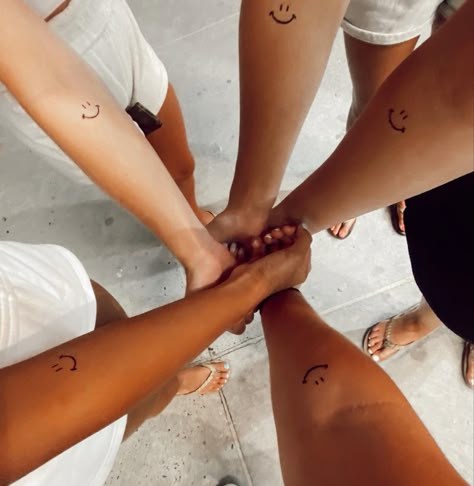 Big Group Tattoos, Group Henna Tattoos, Small Matching Tattoos For Friend Group, 4 Life 4 Ever Tattoo, Tattoos For A Group Of 4, Group Small Tattoos, Group Of 5 Tattoos, Friend Group Tattoo Ideas, Friendgroup Tatoos