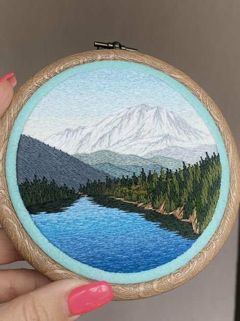 Embroidery Lake Scene, Mountain Embroidery, Herb Embroidery, Landscape Embroidery, Embroidery Stitches Beginner, Diy Embroidery Patterns, Hand Embroidery Projects, Thread Painting, Embroidery Patterns Free