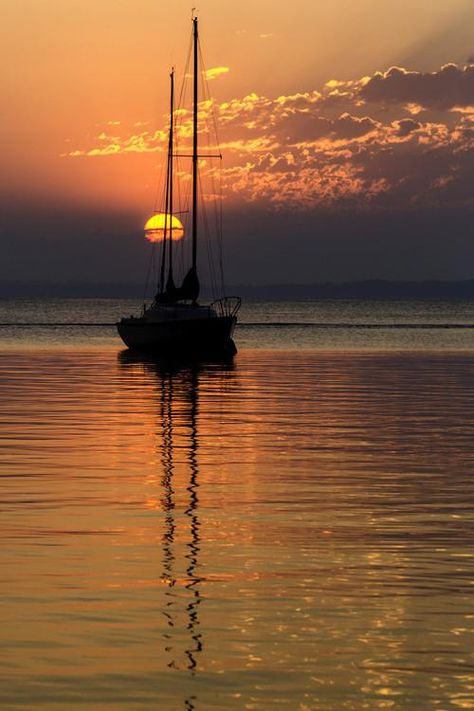 Navi A Vela, Image Nature, Boat Painting, Sunsets And Sunrises, Sunrise And Sunset, Beautiful Sunrise, Sea And Ocean, Sunset Sunrise, In The Ocean