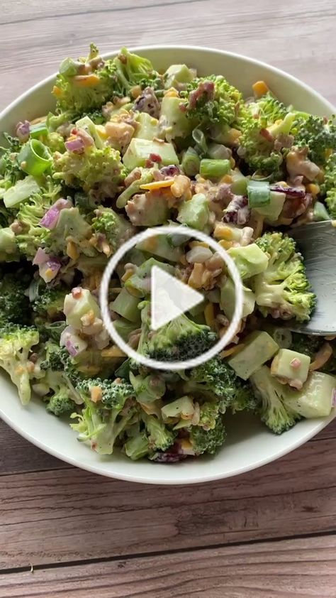 Amish Broccoli Salad, Potatoes Thanksgiving, Mashed Potatoes Thanksgiving, Thanksgiving Menu Ideas Southern, Side Dishes Thanksgiving, Thanksgiving Menu Ideas Traditional, Roasted Garlic Mashed Potatoes, Southern Thanksgiving Menu, Southern Thanksgiving