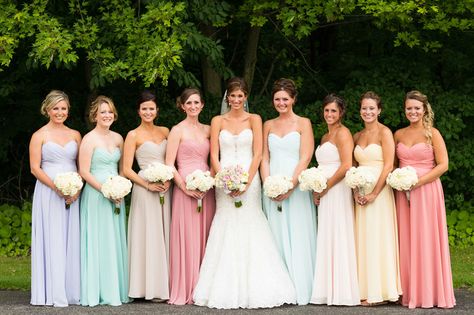 To tie into the wedding's "earthy rainbow" theme, Brooke's bridesmaids donned long, strapless, chiffon dresses in a spectrum of pastel hues that created a rainbow effect when they stood side by side. Different Color Wedding Dresses, Pastel Wedding Theme, Pastel Color Dress, Pastel Bridesmaids, Pastel Bridesmaid Dresses, Garden Party Dresses, Dresses Dinner Party, Dresses Dinner, Pakistani Wedding Dress