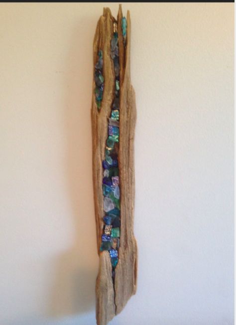 Driftwood Hanging, Driftwood Diy, Driftwood Art Diy, Recycled Wine Bottle, Driftwood Projects, Glass Wind Chimes, Driftwood Sculpture, Driftwood Decor, Driftwood Crafts