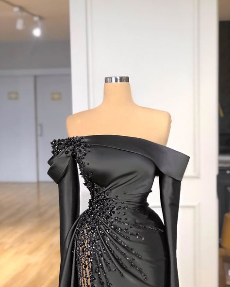 Valdrin Sahiti on Instagram: “4🖤 tonight .... #valdrinsahitiofficial  #valdrinsahitiii” Black Prom Dresses Mermaid, Valdrin Sahiti, Mermaid Gown Prom, Wedding Dress Sequin, Elegant Black Dress, Black Prom Dress, Wedding Dresses Satin, Sequin Prom Dresses, Party Gown