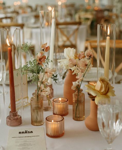 Candle Tablescapes, Bud Vases Wedding, Rust Accents, Bud Vase Centerpiece, Tafel Decor, Curated Decor, Fall Wedding Flowers, Wedding Vases, Whiskey Glass