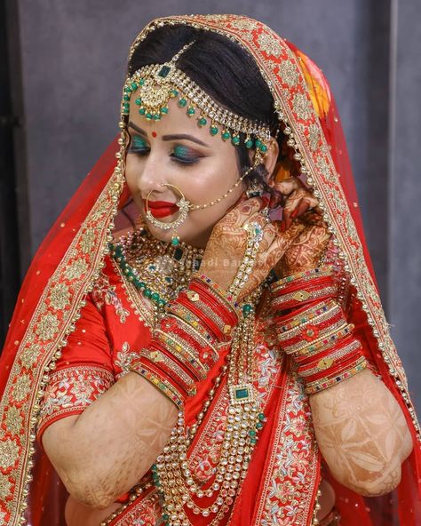 Shaadi Pose Photo, Shaadi Close Up Photo, Clojap Photo New, Wedding Closeup Photography, Dulhan Single Pose, Dulhan Closeup, Couple Wedding Dress Indian Hindu, New Dulhan Pose, Wedding Closeup