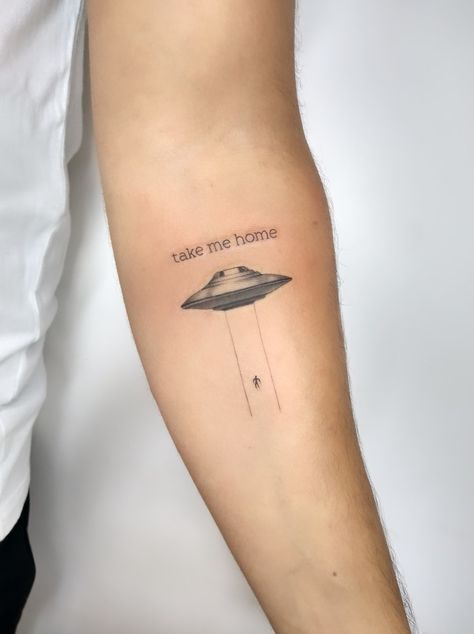 Alien Pizza Tattoo, Alien Hand Tattoo, Alien Minimalist Tattoo, Spaceship Tattoo Design, Alien Ship Tattoo, Ufo Tattoo Simple, Alien Spaceship Tattoo, Alien Tattoo Ideas, Graphic Design Tattoo