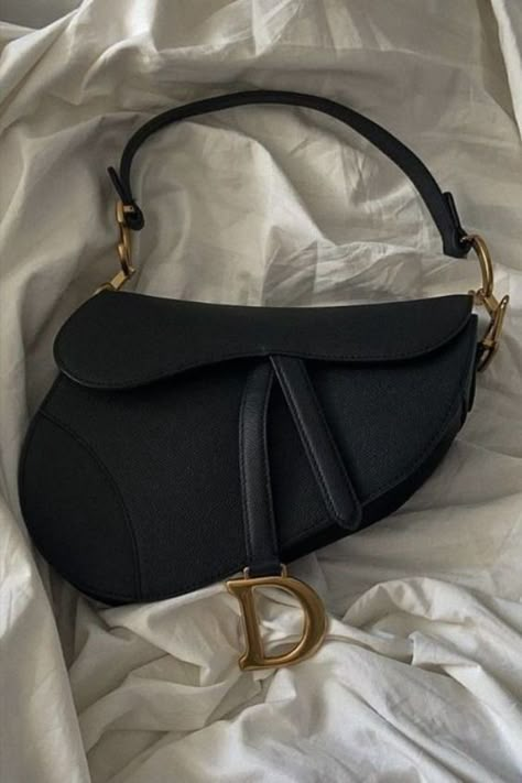 Shoulder Bag Aesthetic, Dior Purse, My Style Bags, Dream Bags, Maria Grazia Chiuri, Instagram Wallpaper, Fancy Bags, Bags Aesthetic, Pretty Bags