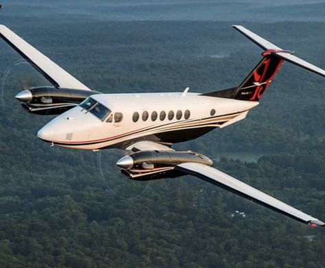 King Air 350, Beechcraft King Air, Plane Images, Airplane Pics, King Air, Aviation Decor, 8 Passengers, Adventure Film, Lost World