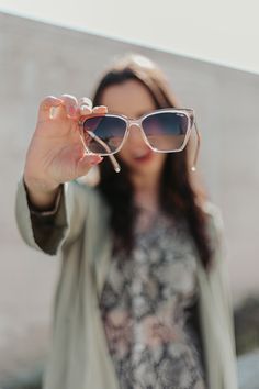 Eyewear Photography Models, Sunglasses Photoshoot Ideas, Glasses Photography Ideas, Sunglasses Photography Ideas, Glasses Photoshoot, Sunglasses Photoshoot, Sunglass Photography, Optician Marketing, Sunglass Model