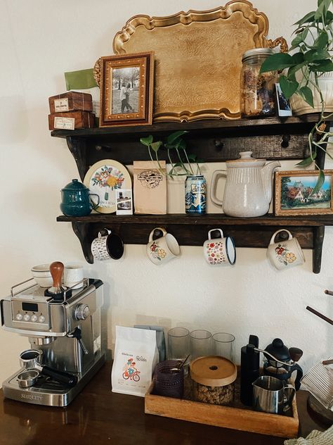 Cozy Coffee Bar Ideas, Coffee Bar Ideas Eclectic, Vintage Coffee Station, Vintage Coffee Corner, Demodernizing Home, At Home Coffee Station, Corner Shelves Dining Room, Eclectic Coffee Bar, Cottagecore Coffee Bar