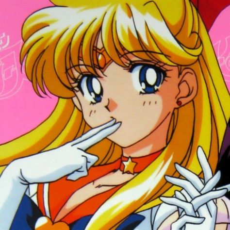 Sailor Venus Icon Aesthetic, Sailor Venus And Mars, Sailor Venus Pfp, Sailor Venus Icon, Sailor Moon Heart Eyes, Sailor Moon Heart, Sailors Scouts, Sailor Moons, Sailor Moon Characters