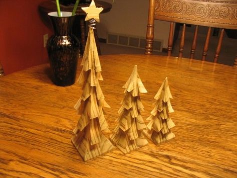 https://www.finewoodworking.com/readerproject/2009/12/01/bandsaw-christmas-trees Bandsaw Projects, Decorative Trees, Welding Crafts, Woodworking Equipment, Wood Burning Tool, Shop Class, Gifts Drawing, Crafts Painting, Tree Carving