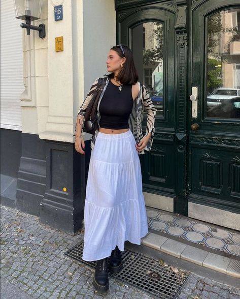 Outfits Ideas Skirt, White Midi Skirt Outfit, Skirt Outfit Aesthetic, Maxi Skirt Casual, Skirt Outfits Ideas, A Line Skirt Outfits, White Skirt Outfits, Long A Line Skirt, Outfits Skirt