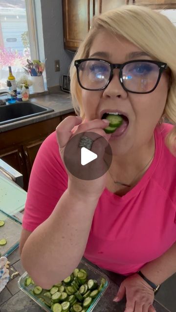 Cucumbers With A Bang, How To Store Cucumbers In The Fridge, Snack Low Calorie, How To Store Cucumbers, Cucumber Flower, Pickled Vegetables Recipe, Cucumber Canning, Low Calorie Foods, Almond Milk Recipes