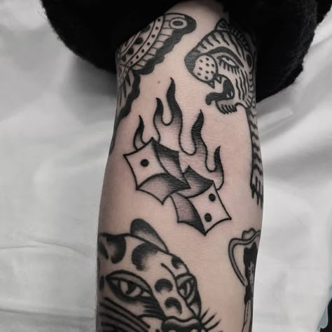 Cat Omeros on Instagram: "Sneaky little elbow ditch dice for @johannnajane 🙏. Surrounded by some great pieces by @disintegration23 (tiger) and @bobxtate (leopard) 🖤 🙌 To make an appointment please click on the link in my bio or send me a DM." Traditional Inner Elbow Tattoo, Mens Elbow Tattoo Ideas, Small Elbow Tattoo, Traditional Dice Tattoo, Elbow Tattoo Traditional, Arm Ditch Tattoo, Ditch Tattoos, Traditional Elbow Tattoo, Elbow Ditch Tattoo