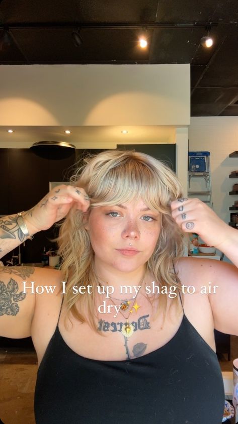 Phoenix Hair Stylist • Razor Cut Specialist | Ever struggle trying to style your shag haircut? Well I’m here to tell ya it’s ALL ABOUT SET UP!! I promise styling is so easy and you… | Instagram Small Hair Changes, Short Shag Hairstyles Curtain Bangs, Styling Long Shag Haircut, Soft Shag Haircut Fine Hair, Shag Bob Wavy Hair, No Style Shag Haircut, Updo For Shag Hair, Simple Shag Haircut, Boho Hair In Your 40s