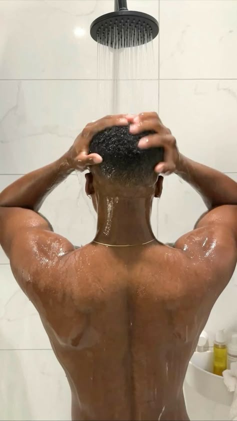 Man Showering Aesthetic, Black Guy Aesthetics, Clean Guy Aesthetic, Man Showering, Gym Men Motivation, Man Shower, Shower Pics, Men Shower, Light Skin Men